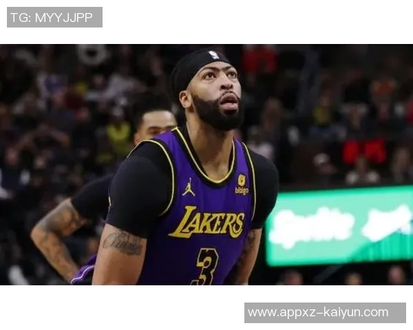 浓眉状态低迷半场表现不佳仅得8分7板并出现两次失误 浓眉状态低迷半场表现不佳仅得8分7板并出现两次失误