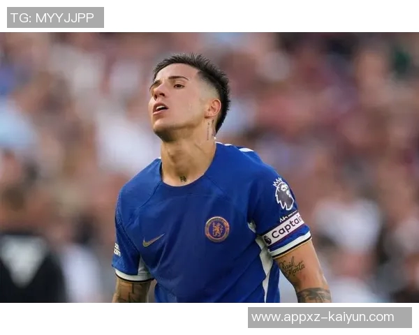 前瓜帅助教盛赞阿隆索未来教练潜力他渴望学习与成长